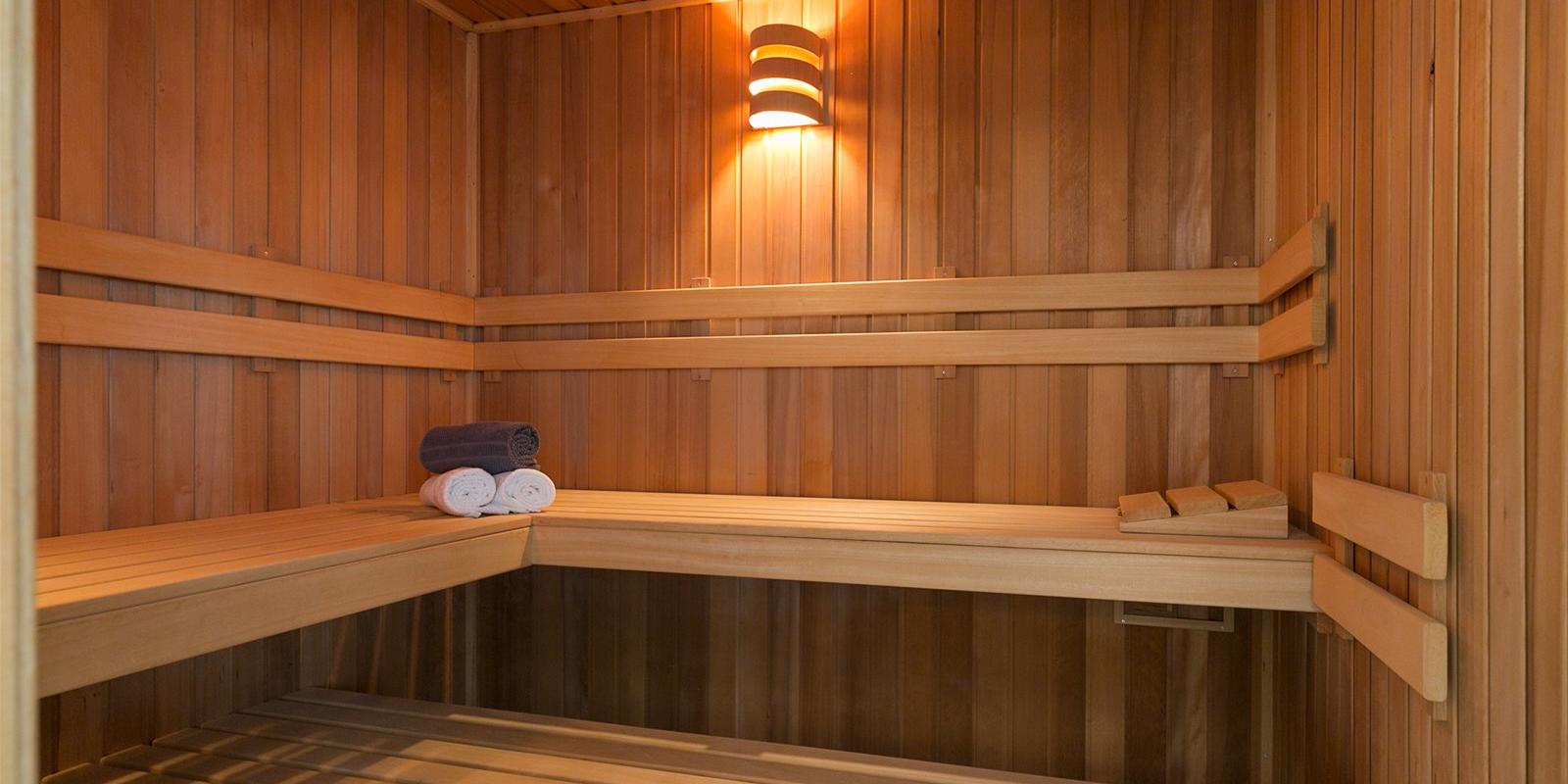 sauna wellness badkamer